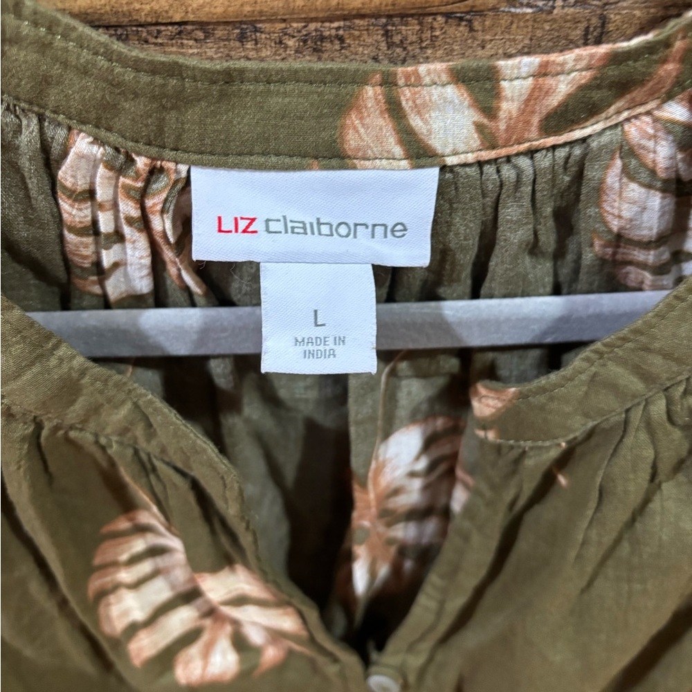 Liz Claiborne Green Leaf Print Blouse - Picture 5 of 6